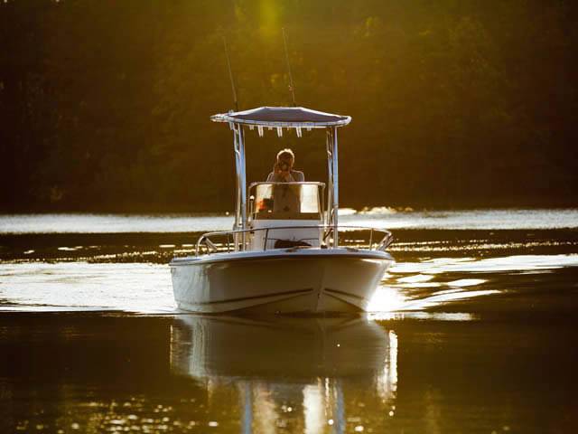 2002 Triton Sea Hunt with a SG600 boat t-top, photo 1 of 2