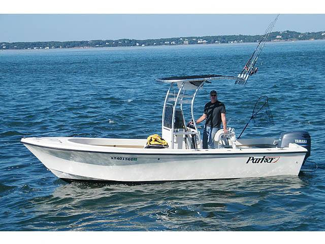 2003 Parker SE with a SG300 boat t-top, photo 1 of 5