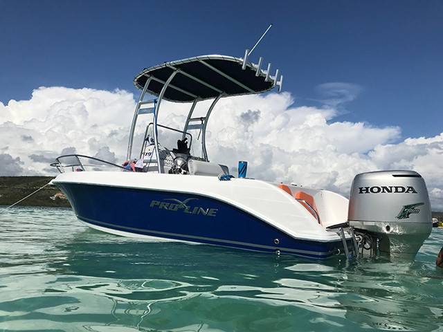 2003 Pro-Line 19 Sport with a boat t-top, photo 1 of 2