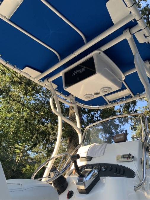 2004 Boston Whaler 190 Nantucket with a SG600 boat t-top, photo 3 of 4