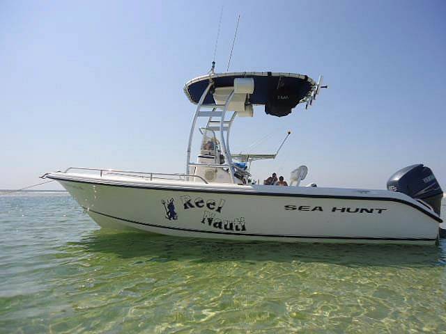 2004 Sea Hunt Triton 186 with a SG300 boat t-top, photo 1 of 2