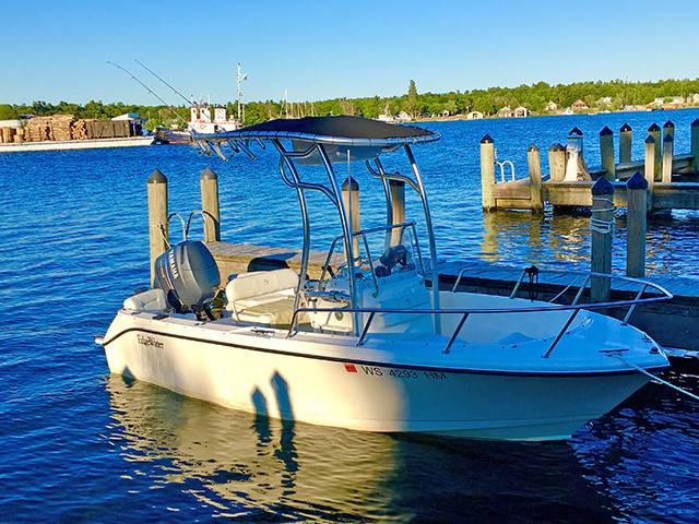 2005 EdgeWater 17' with a SG600 boat t-top, photo 1 of 2