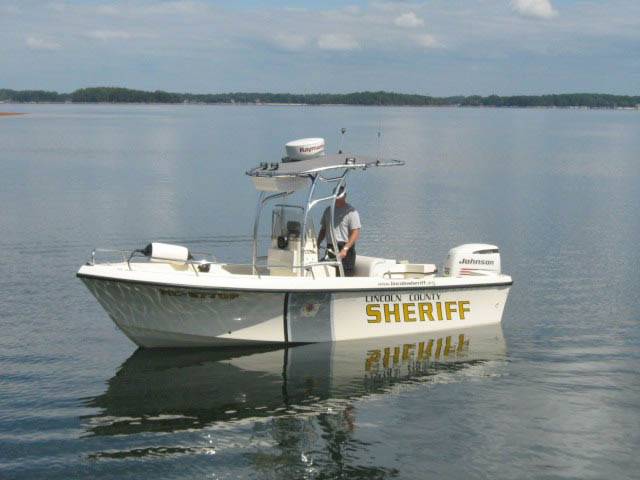 2005 May-Craft 2000 with a SG600 boat t-top, photo 3 of 3
