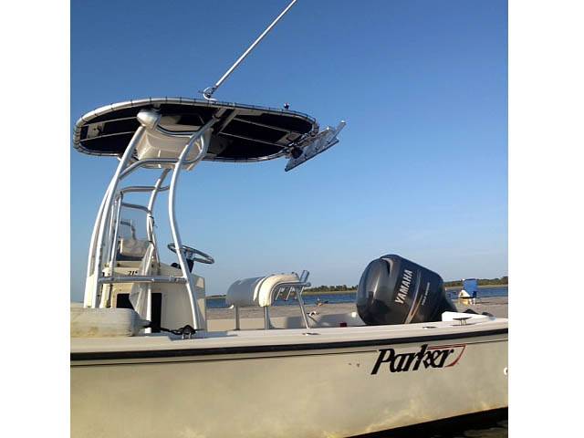 2005 Parker 21' with a SG600 boat t-top, photo 3 of 3