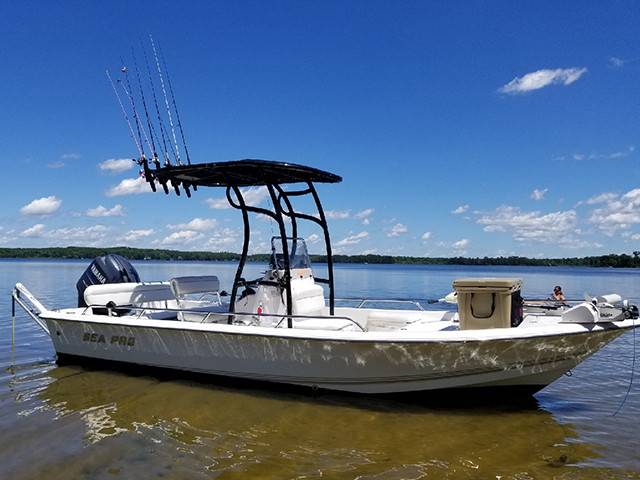 2005 Sea Pro sv1900cc with a SG600 boat t-top, photo 1 of 3