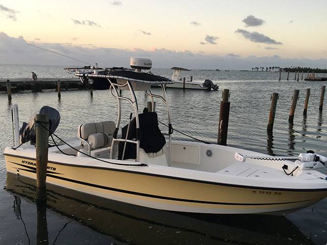 2006 Hydra-Sports Bay Boat with a SG600 boat t-top, photo 1 of 3
