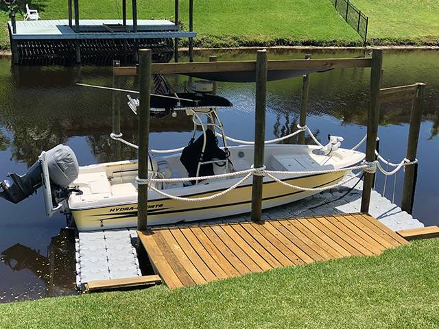 2006 Hydra-Sports Bay Boat with a SG600 boat t-top, photo 2 of 3