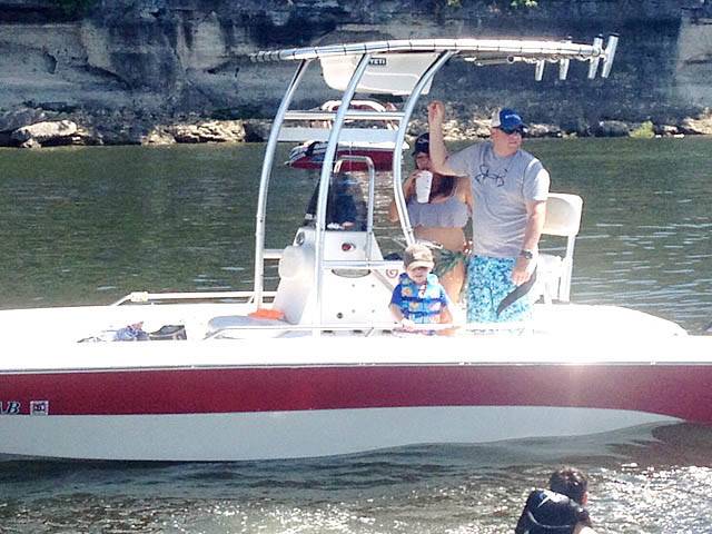 2006 NauticStar Nautic Bay 2200 with a SG300 boat t-top, photo 2 of 4
