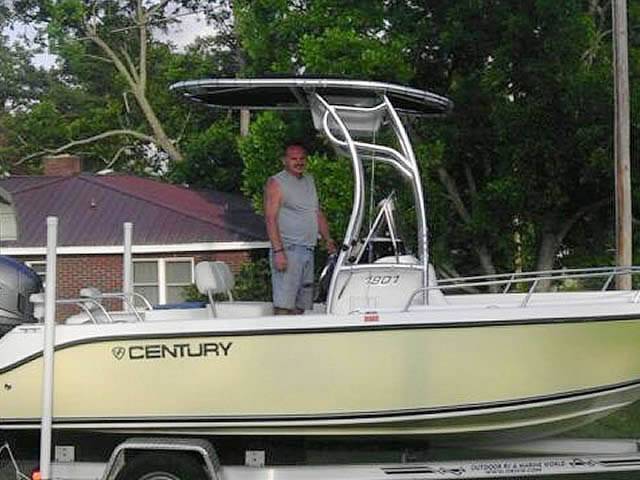 2007 Century 1801 with a SG600 boat t-top