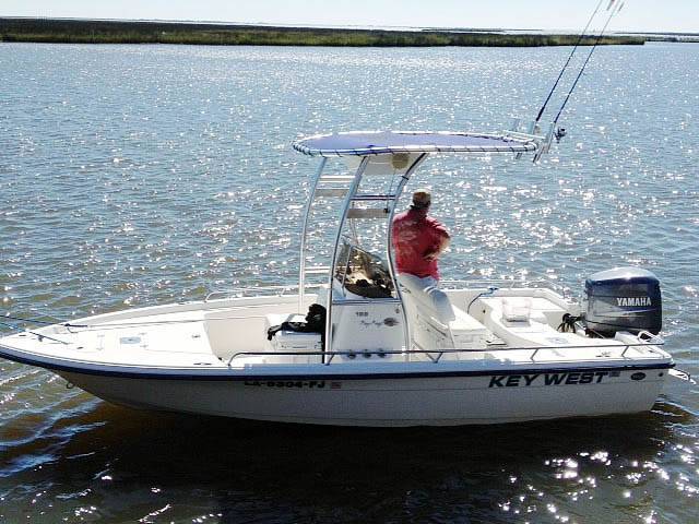 2007 Key West Bay Reef with a SG300 boat t-top, photo 1 of 4