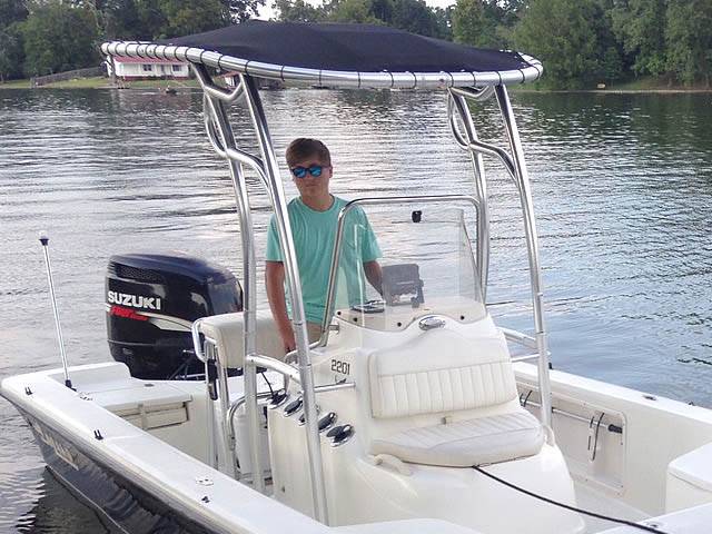 2007 Mako 2201 with a SG600 boat t-top, photo 3 of 6