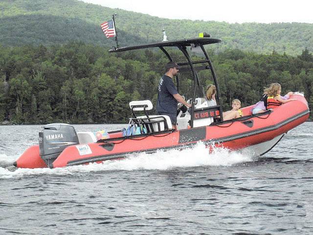2007 Zodiac Pro16 Man with a SG300 boat t-top, photo 1 of 4