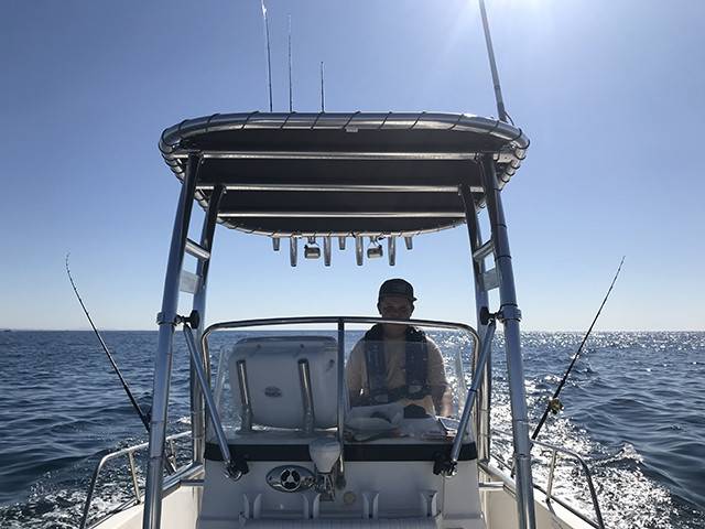 2008 Boston Whaler 190 with a SG300 boat t-top, photo 1 of 3
