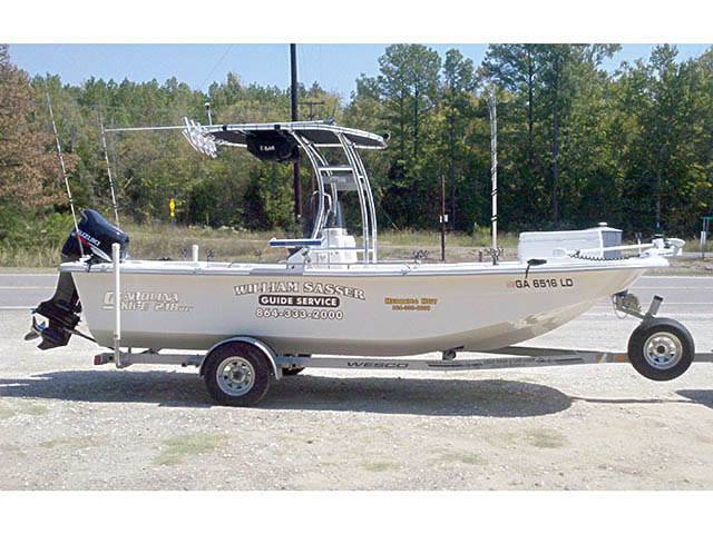 2008 Carolina Skiff 218 dlv with a SG300 boat t-top