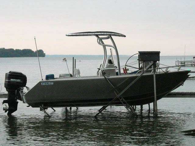 2008 Stanley Islander 21' with a SG600 boat t-top, photo 1 of 4