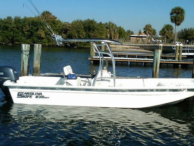 2009 Carolina Skiff 238DLV with a SG600 boat t-top