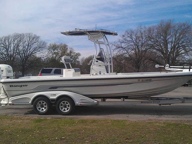 2009 Ranger 2400 Bay with a SG600 boat t-top, photo 1 of 2