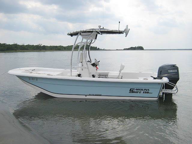 2010 Carolina Skiff 198 DLV Elite with a SG600 boat t-top