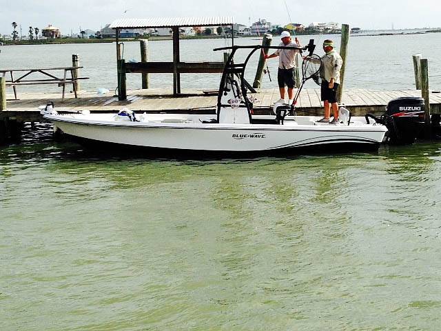 2013 Blue Wave 2400 Purebay with a SG300 boat t-top, photo 3 of 10