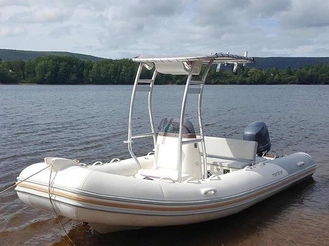 2013 Zodiac 540 with a SG300 boat t-top, photo 2 of 4