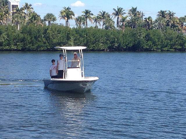 2014 JNT NauticStar 18' with a SG300 boat t-top, photo 2 of 3