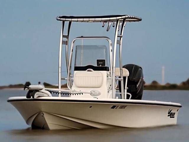 2014 Mako LTS 21' with a SG300 boat t-top, photo 1 of 2