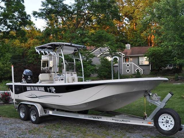 2017 Carolina Skiff 238 DLV with a SG600 boat t-top