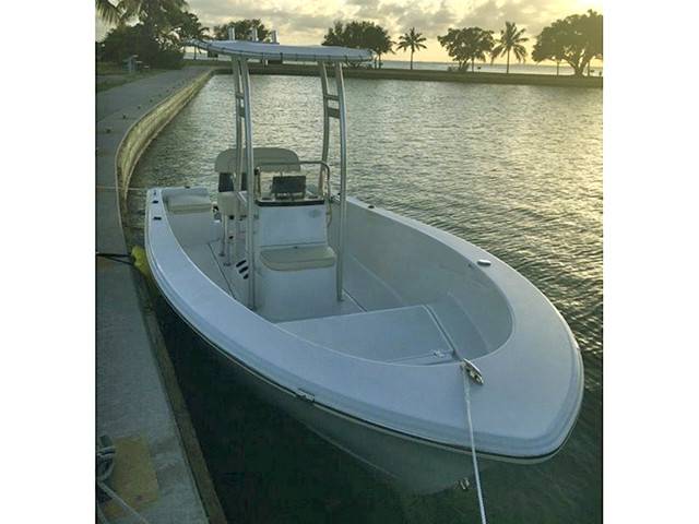 2017 Sportsman Island Reef 19' with a SG300 boat t-top, photo 2 of 4