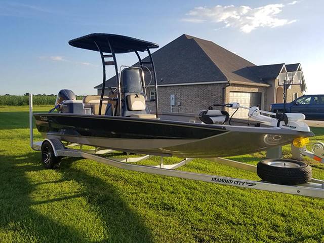 2019 Excel Bay Pro 203 with a SG300 boat t-top