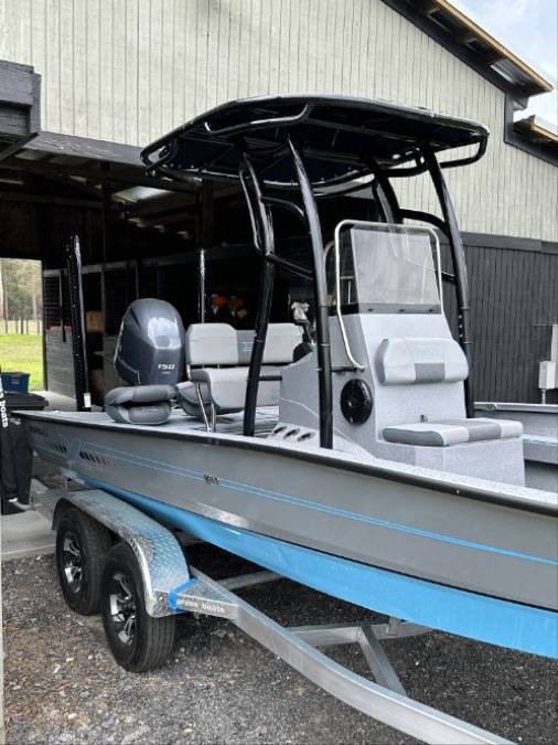 2023 Xpress H22B with a SG900 boat t-top, photo 3 of 3
