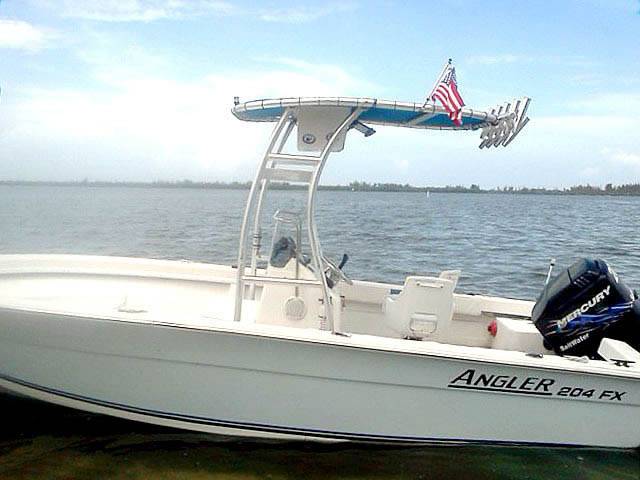 Angler with a SG300 boat t-top, photo 1 of 2