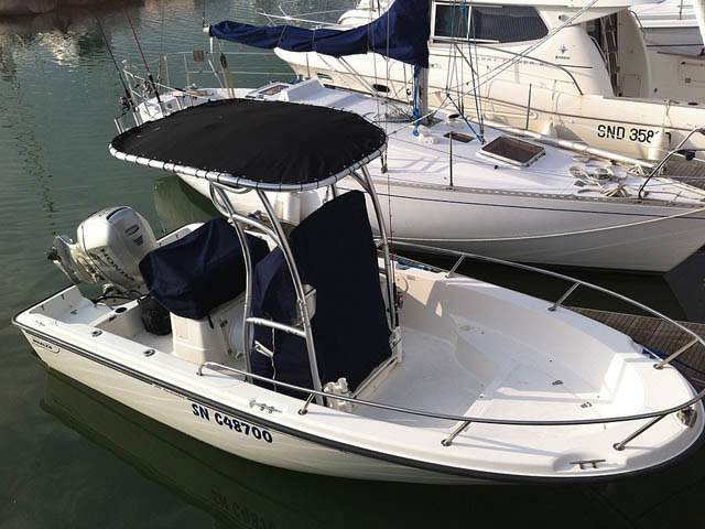 Boston Whaler 190 Outrage with a SG600 boat t-top, photo 2 of 5