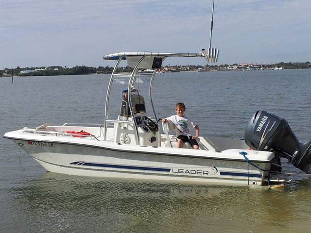 Leader with a SG300 boat t-top