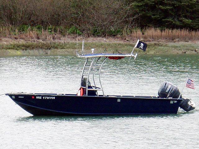 Polar Kraft 21' Outlander Center Console with a SG300 boat t-top