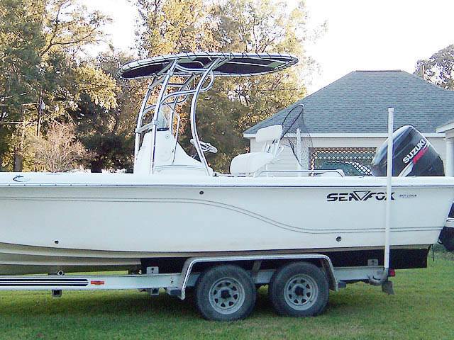 Sea Fox 245 Bay Fish with a SG600 boat t-top