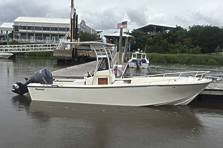 1984 Mako 235 with a SG300 boat t-top, photo 1 of 3