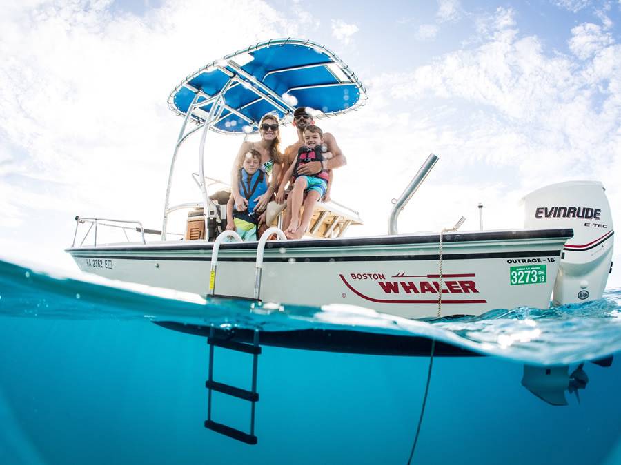 1986 Boston Whaler Outrage with a SG600 boat t-top, photo 1 of 6