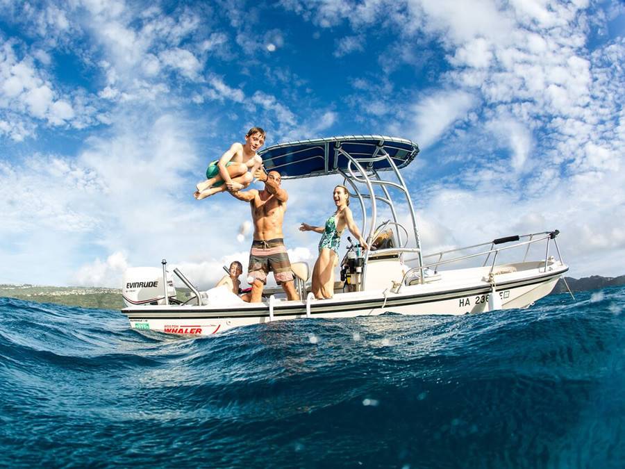 1986 Boston Whaler Outrage with a SG600 boat t-top, photo 2 of 6