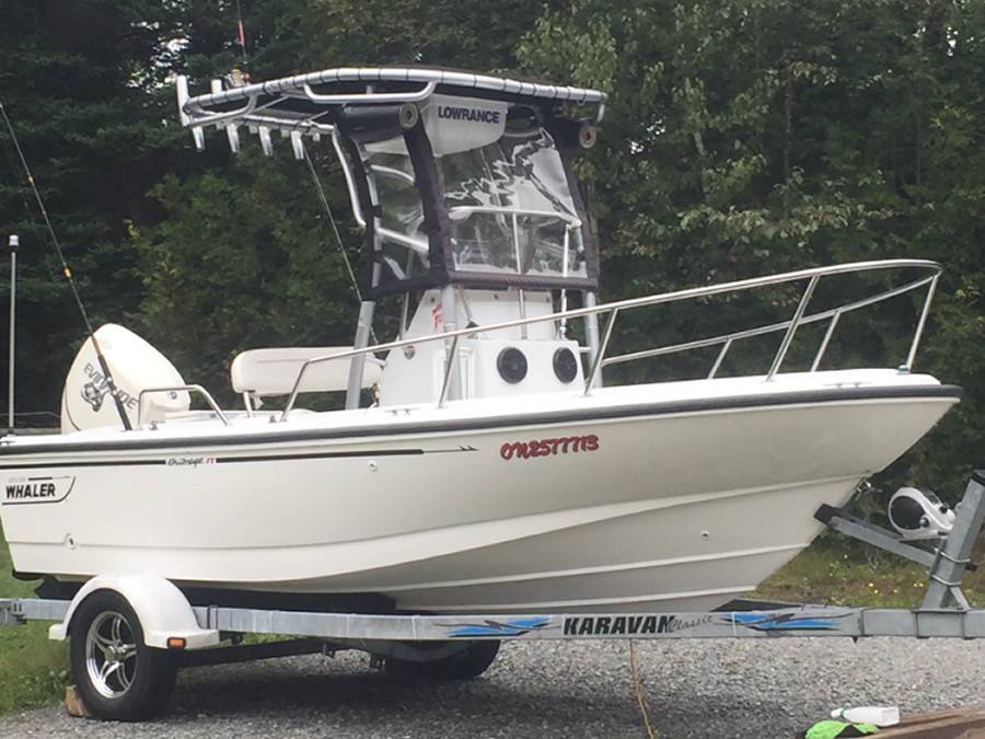 1997 Boston Whaler Outrage 17 with a SG900 boat t-top, photo 1 of 9