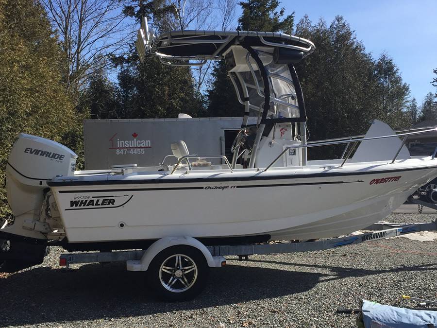 1997 Boston Whaler Outrage 17 with a SG900 boat t-top, photo 2 of 9
