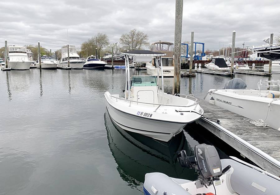 2000 Robalo 1820 with a SG600 boat t-top, photo 3 of 5