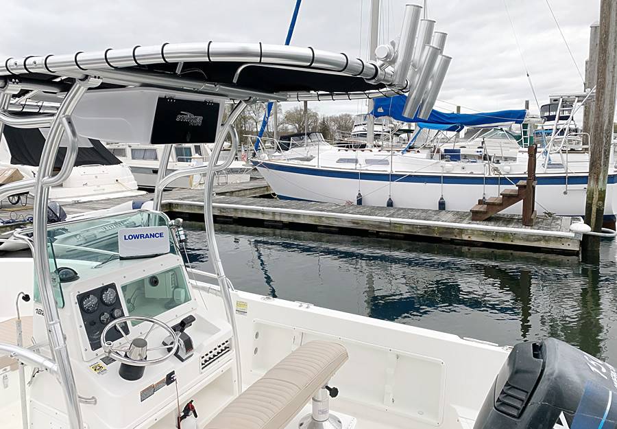 2000 Robalo 1820 with a SG600 boat t-top, photo 2 of 5