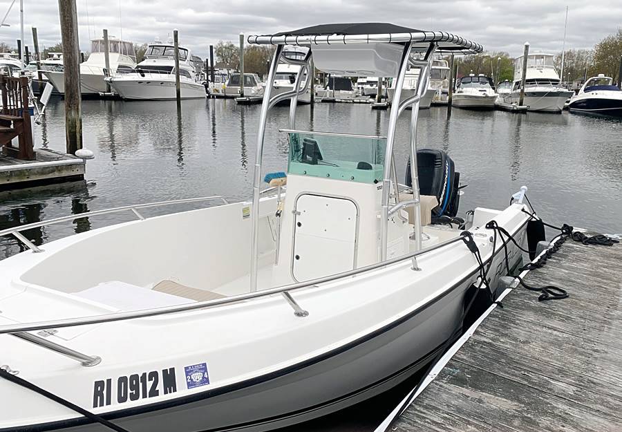 2000 Robalo 1820 with a SG600 boat t-top, photo 1 of 5