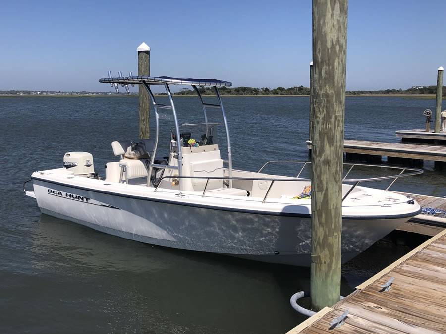 2000 Sea Hunt Triton 200 with a SG300 boat t-top, photo 1 of 5