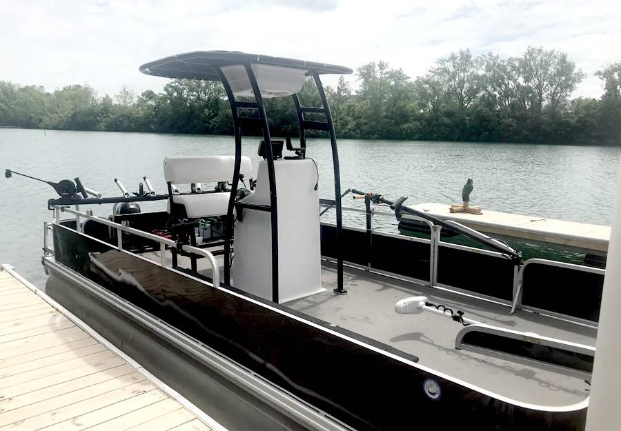 2002 Bennington 20' with a SG300 boat t-top, photo 1 of 2