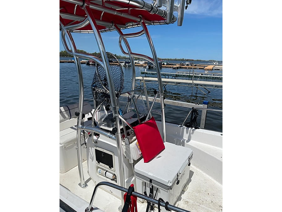 2003 Boston Whaler Montauk 17 with a SG600 boat t-top, photo 3 of 5
