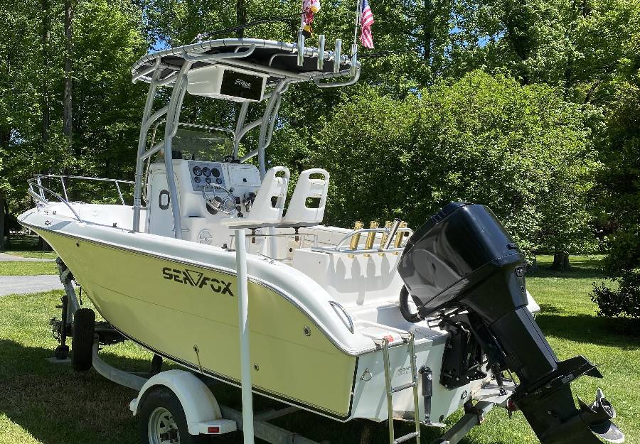2004 Sea Fox 201CC with a SG900 boat t-top, photo 1 of 5