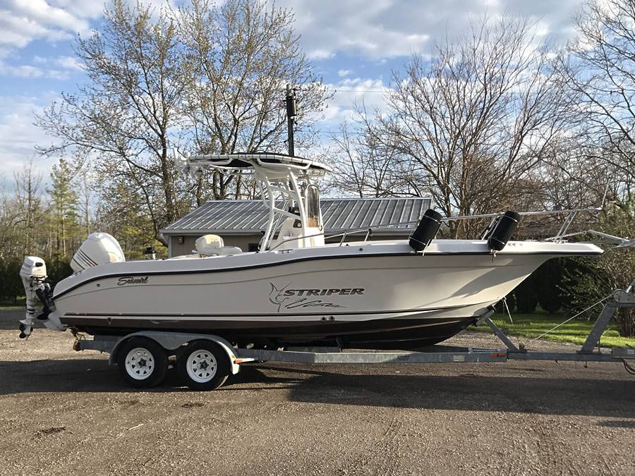 2004 Striper 2301 by Seaswirl with a SG900 boat t-top, photo 1 of 6