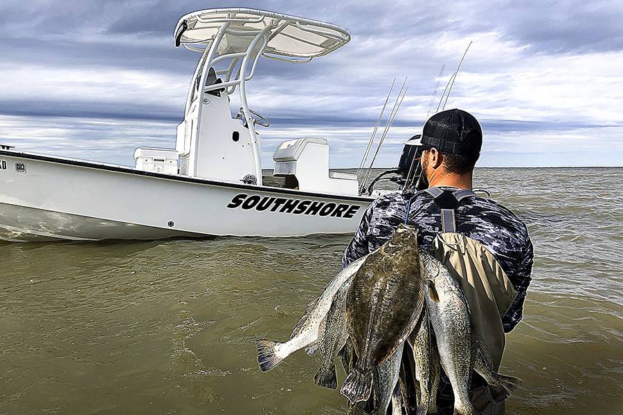 2005 South Shore Classic with a SG900 boat t-top, photo 1 of 4