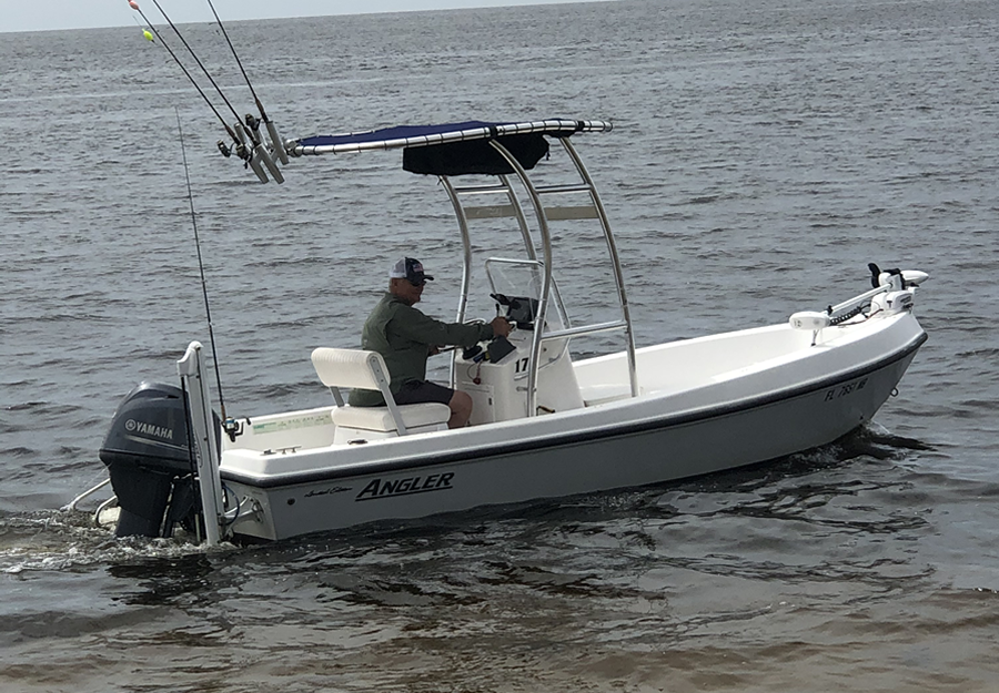 2006 Angler 173 with a SG300 boat t-top, photo 1 of 3